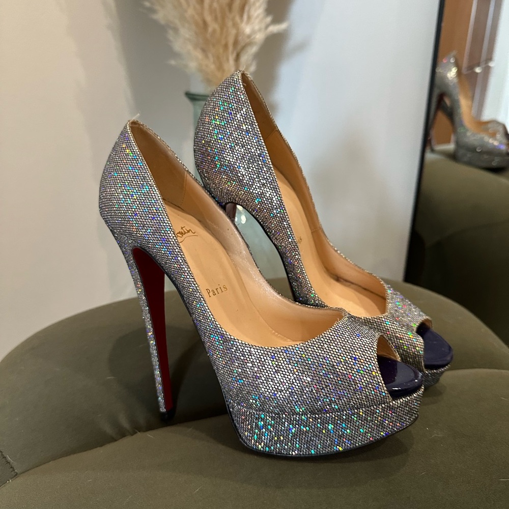 Christian Louboutin Metallic Glitter Lady peep
